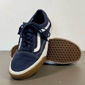 🛹 Vans Men's Dark Blue and White Sneakers